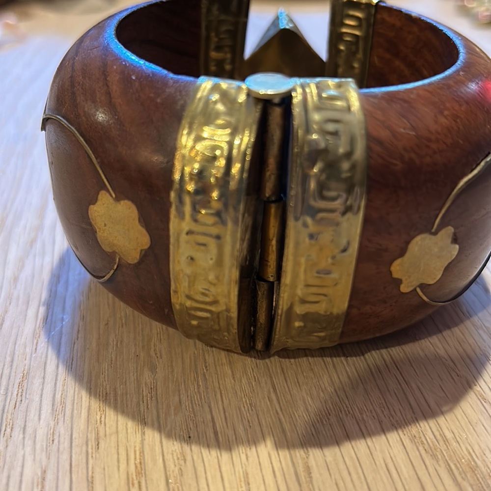 Wooden bracelet - Picture 4 of 8
